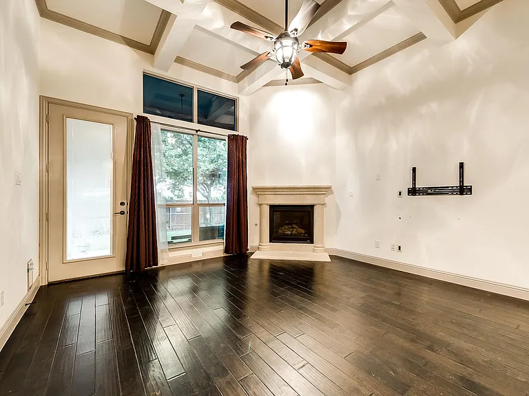 1025 Dunhill Ln — Photo 6