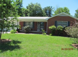 1302 Liberty Dr, Thomasville, NC 27360
