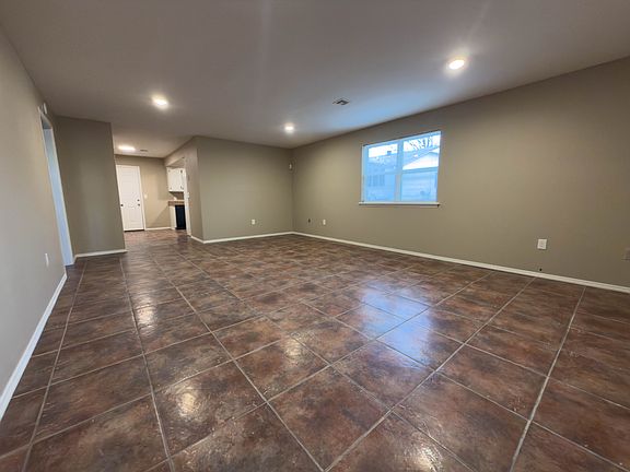 3rd image of 806 N 30th St