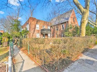 39-30 45th St, Sunnyside, NY 11104