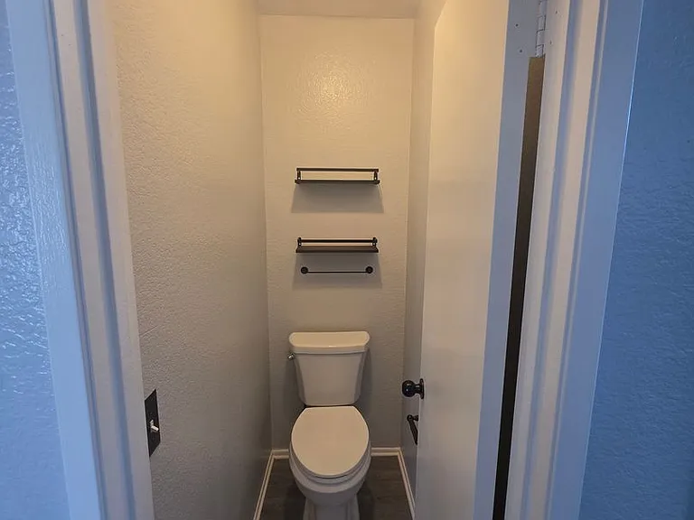 1354 Carriage Ln — Photo 15