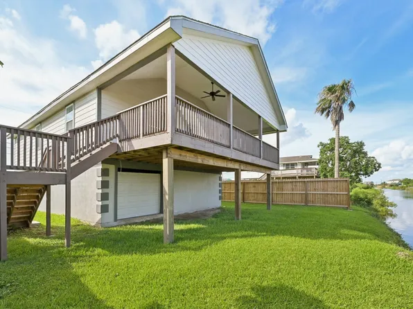 6935 W Holiday St, Hitchcock, TX 77563