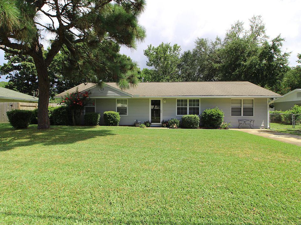 1st image of 311 Oakland Cir NW