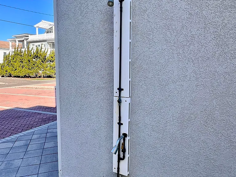 1703 Beach Ter #4N — Photo 32