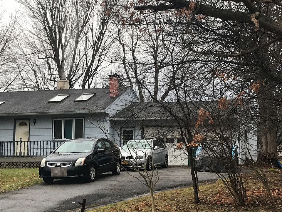 2nd image of 237 Hollybrook Rd