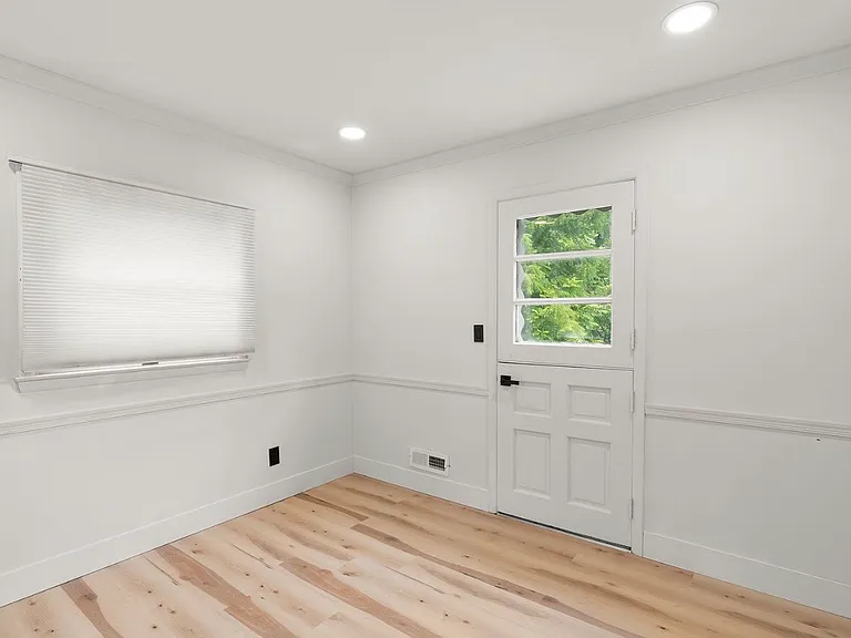 577 Brook Rd — Photo 19