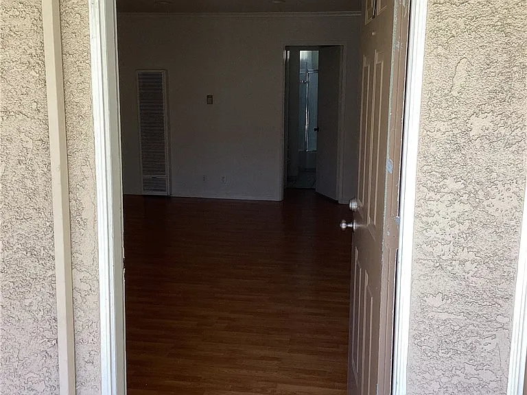 3010 Montrose Ave — Photo 6