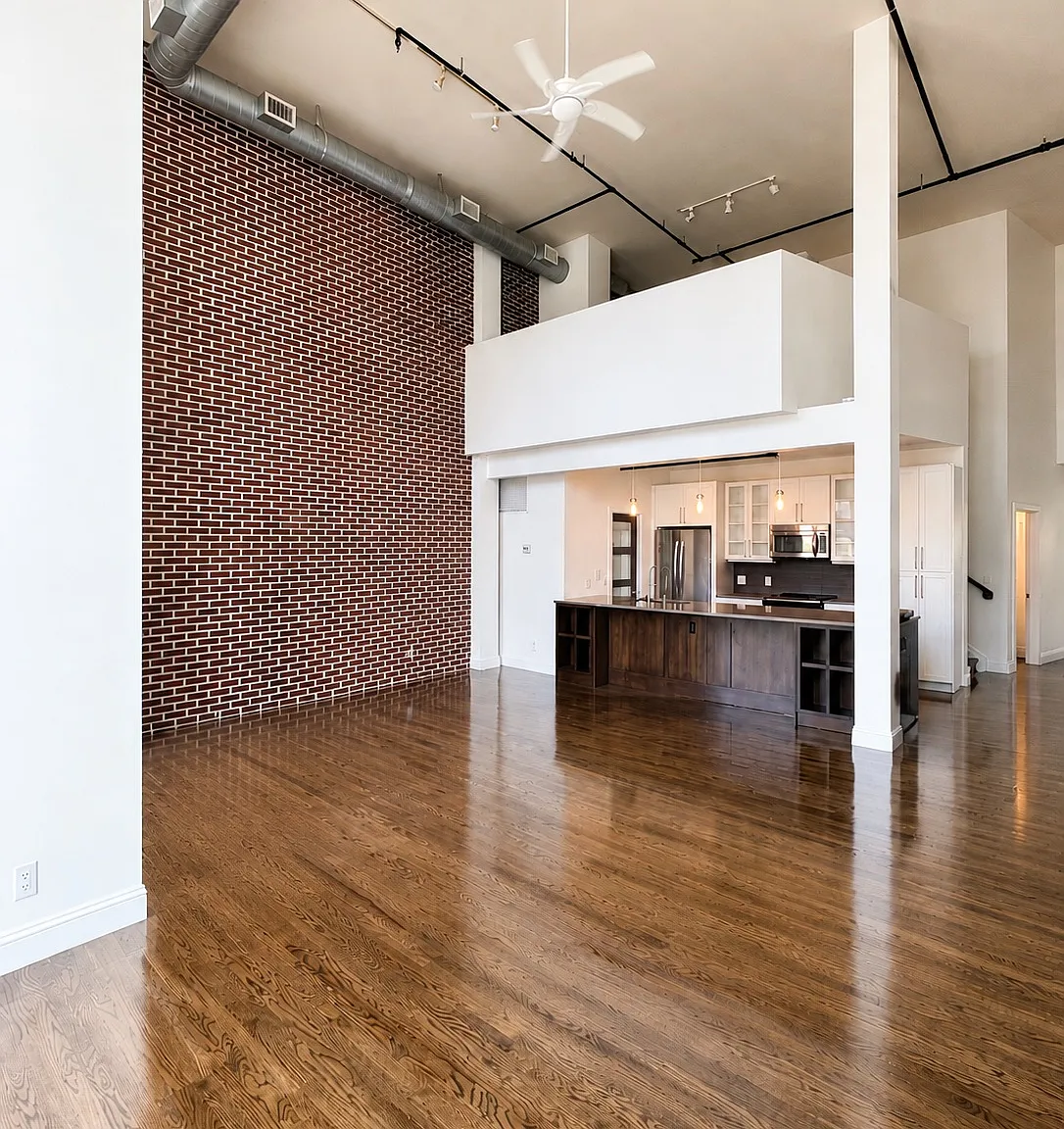 2 bed, 2.5 bath, 2126 sqft, $4,300 — Photo 4