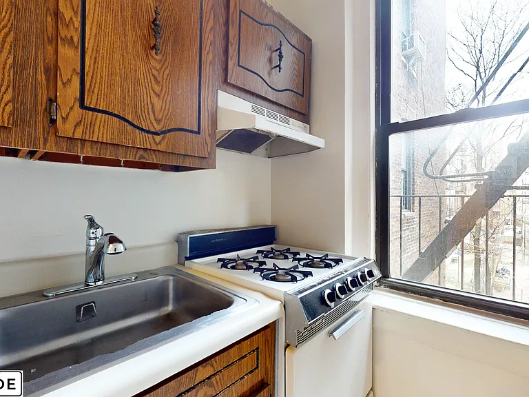 1224 Saint Nicholas Ave #6D — Photo 3