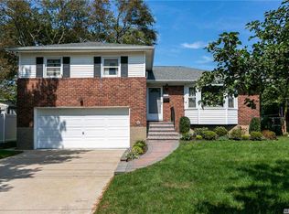 3757 Clark St, Seaford, NY 11783