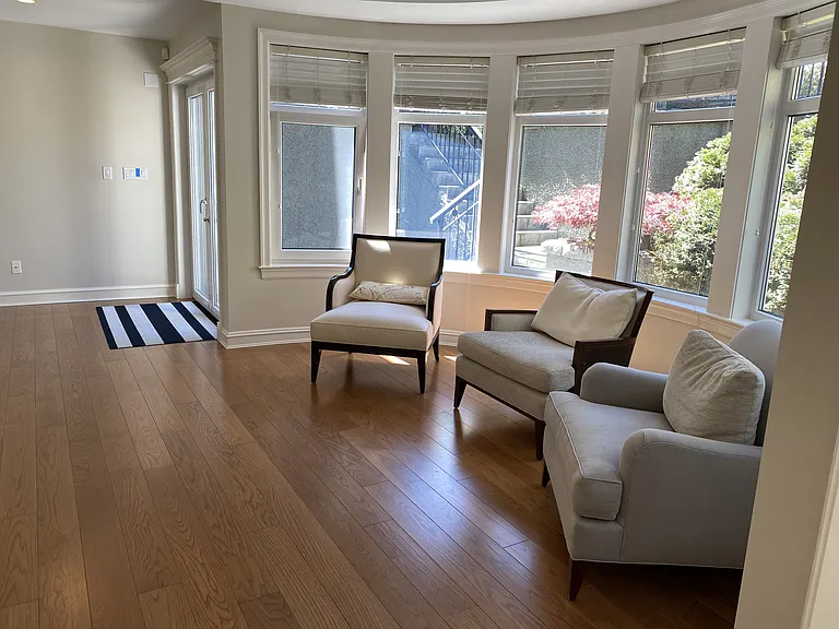 6923 Churchill St — Photo 4