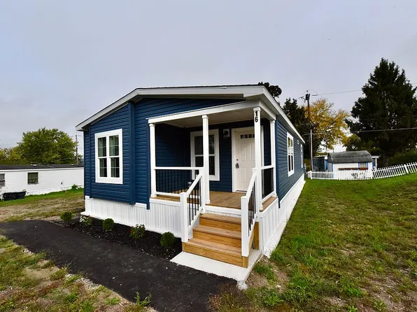 16 Chestnut Ln, Stillwater, NY 12170