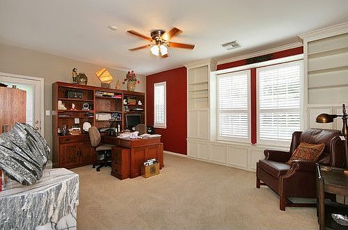 4th image of 24 Waugh Dr Unit A