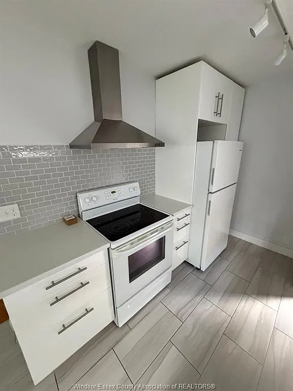 3 bed, $2,200 — Photo 3