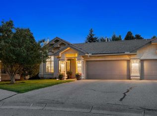 286 NE Palisbriar Park SW, Calgary, AB T2V 5H7