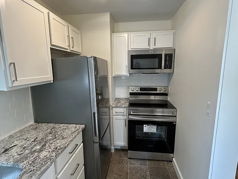 7001 NW 58th St — Photo 5