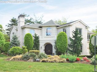 649 Summit St, Englewood Cliffs, NJ 07632