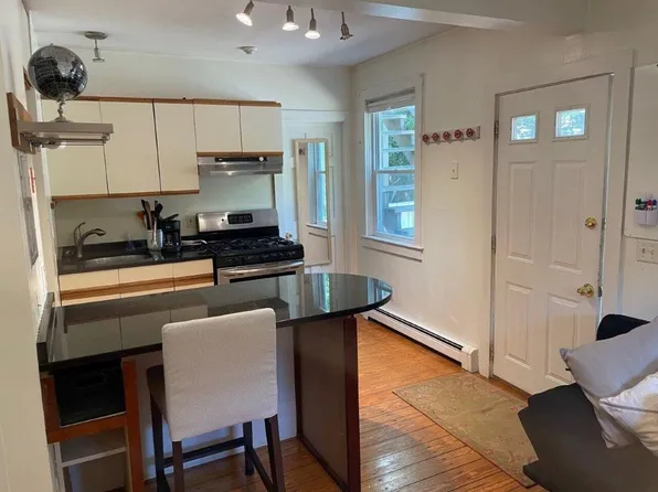 41 Prospect Hill St #2, Newport, RI 02840