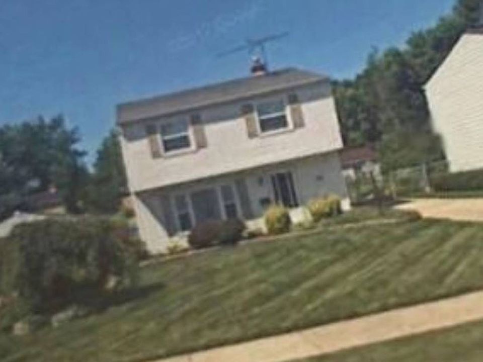 1st image of 940 E 348th St