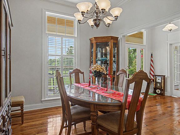5th image of 139 Wax Myrtle Dr