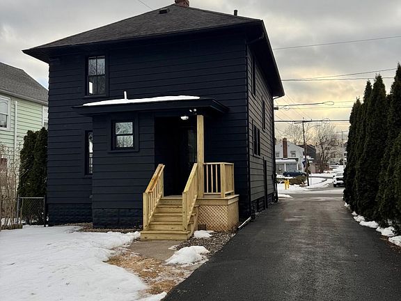 4th image of 87 Pine Grove Avenue