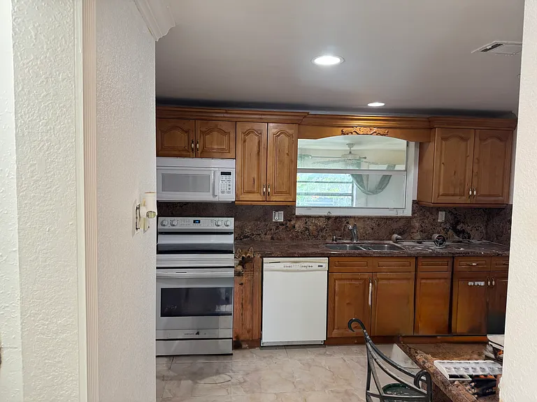 4141 W 4th Ave — Photo 4