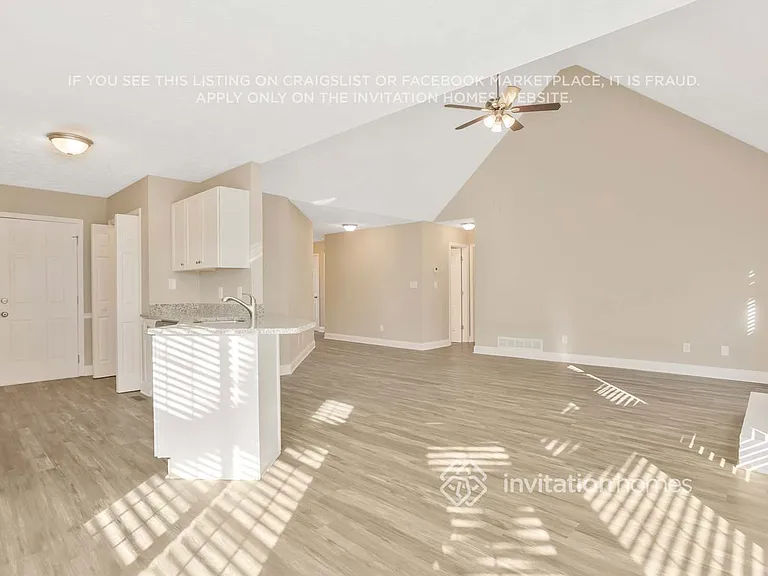 300 Jasmine Dr — Photo 11