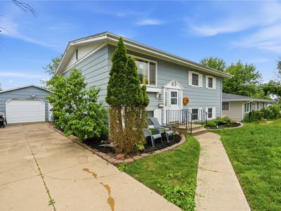 945 Westview Dr, Marion, IA, 52302