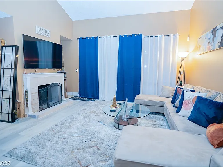 2451 Domingo St — Photo 5