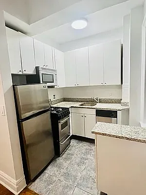Rented by Buchbinder & Warren | media 4