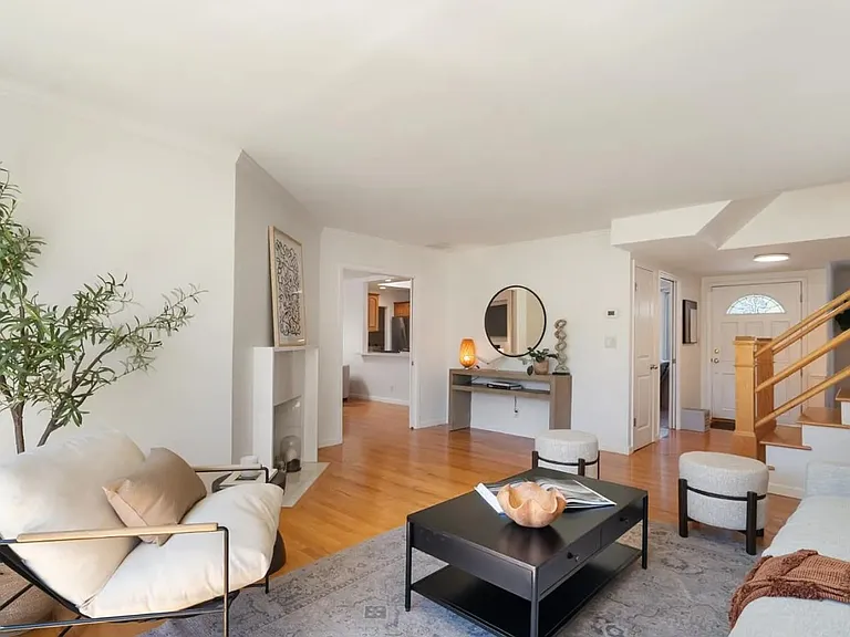 1602 Sheffield Ave — Photo 13