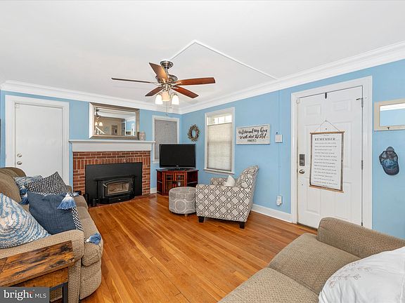 4th image of 413 Pangborn Blvd