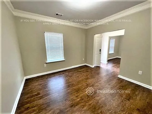 2170 Stonebrook Dr — Photo 2