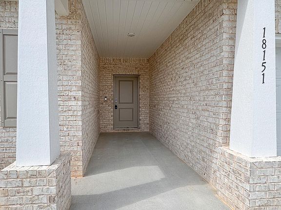 3rd image of 18151 Kent Cir