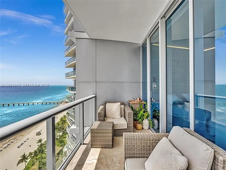 17001 Collins Ave #CU-2106 — Photo 13