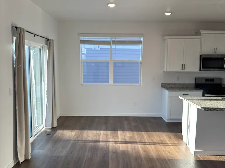 109 62nd Ave — Photo 10