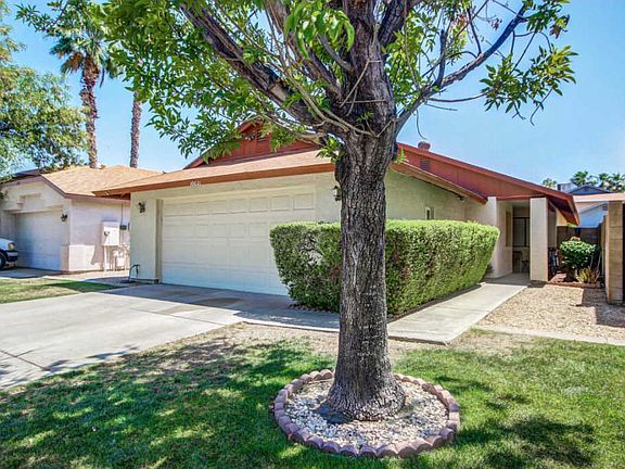 3rd image of 10021 W Sells Dr