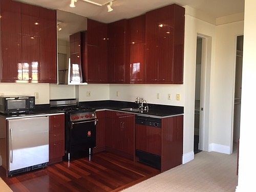 2nd image of 2988 Pacific Ave