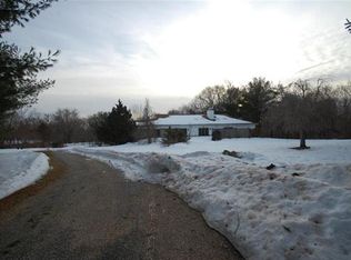 8 Chestnut Ln, Wallingford, CT 06492