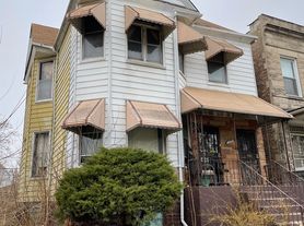 7216 S Emerald Ave, Chicago, IL