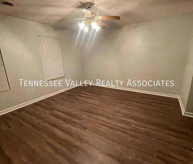 1513 Spelling Way — Photo 12