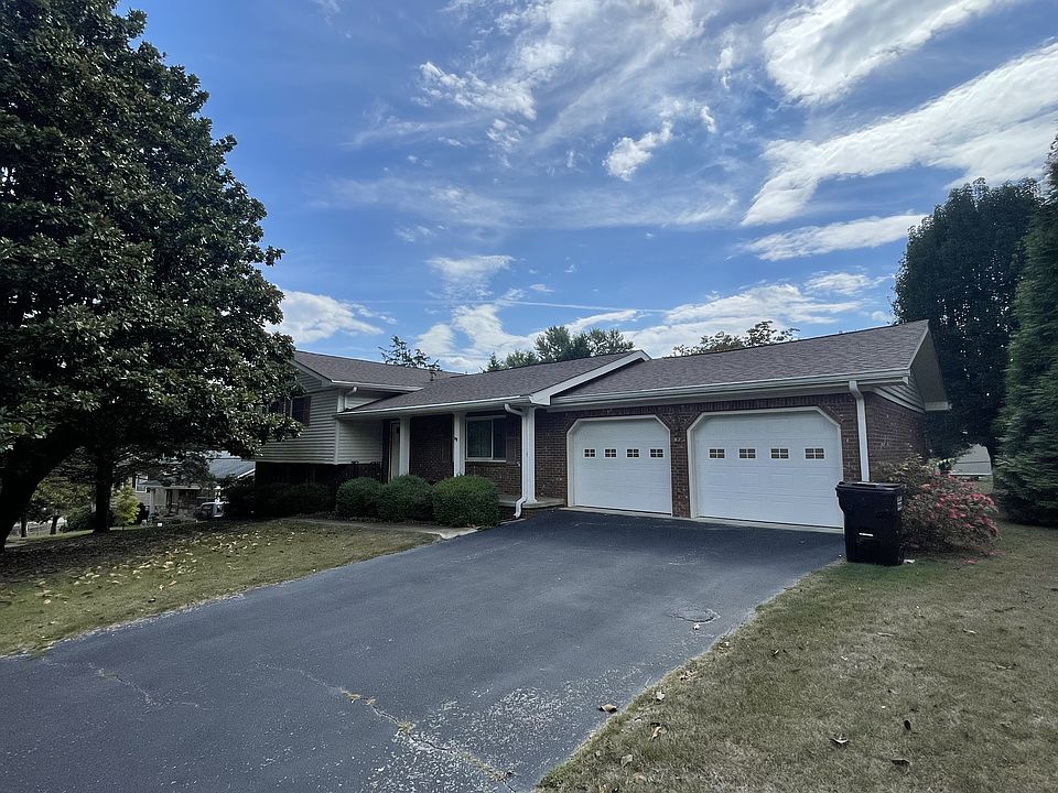 1st image of 9102 Ole Farm Ln