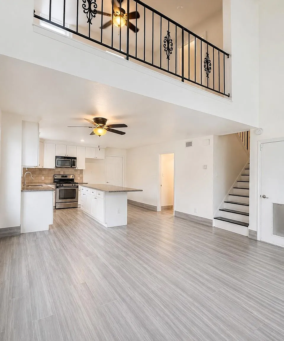 3 bed, 2.5 bath, 1623 sqft, $2,400 — Photo 4
