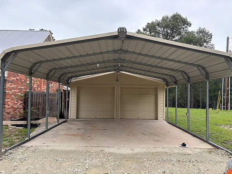 8049 Forest Hills Dr — Photo 3