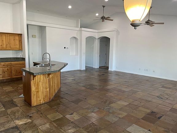 5th image of 3445-670 East Cir