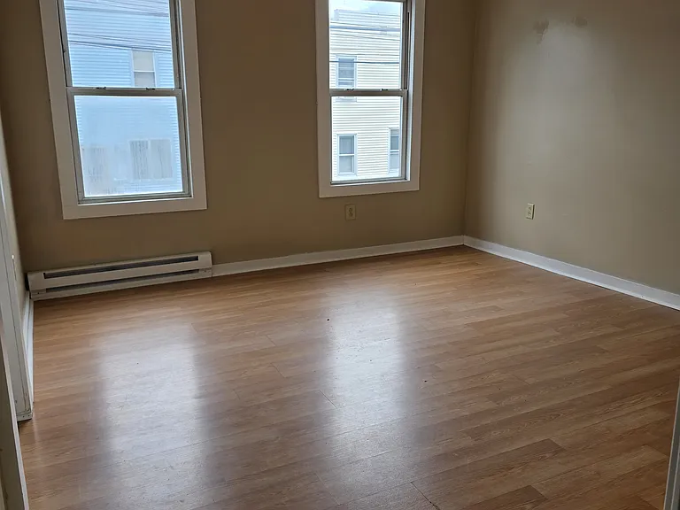 167 Paine St #1 — Photo 9