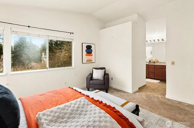 24341 SE 42nd Pl — Photo 36