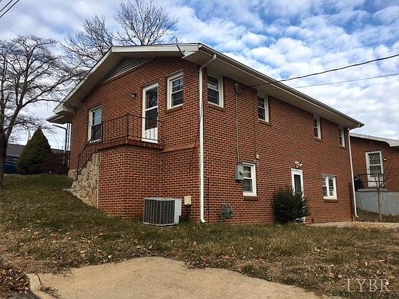 2nd image of 404 Sycamore Ave