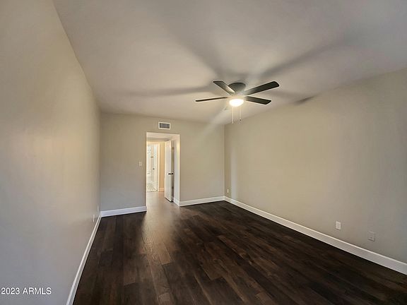 5th image of 330 W MARYLAND Avenue #105