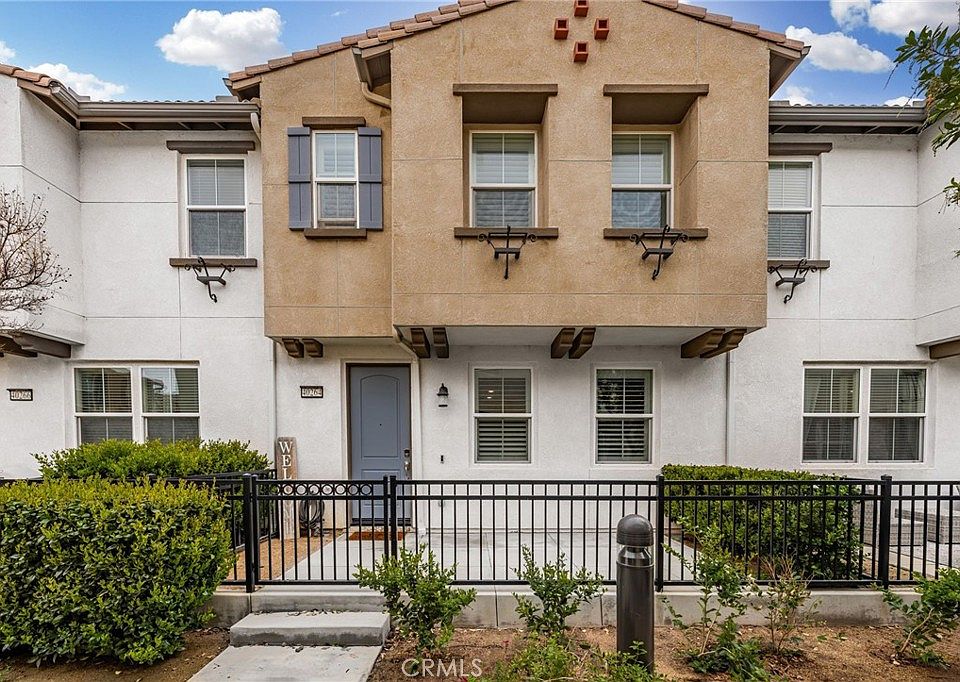 1st image of 40264 Calle Real
